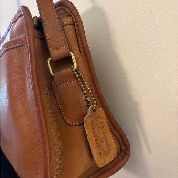 Coach Vintage 80s British Tan Swagger Bag - Picture 6 of 13